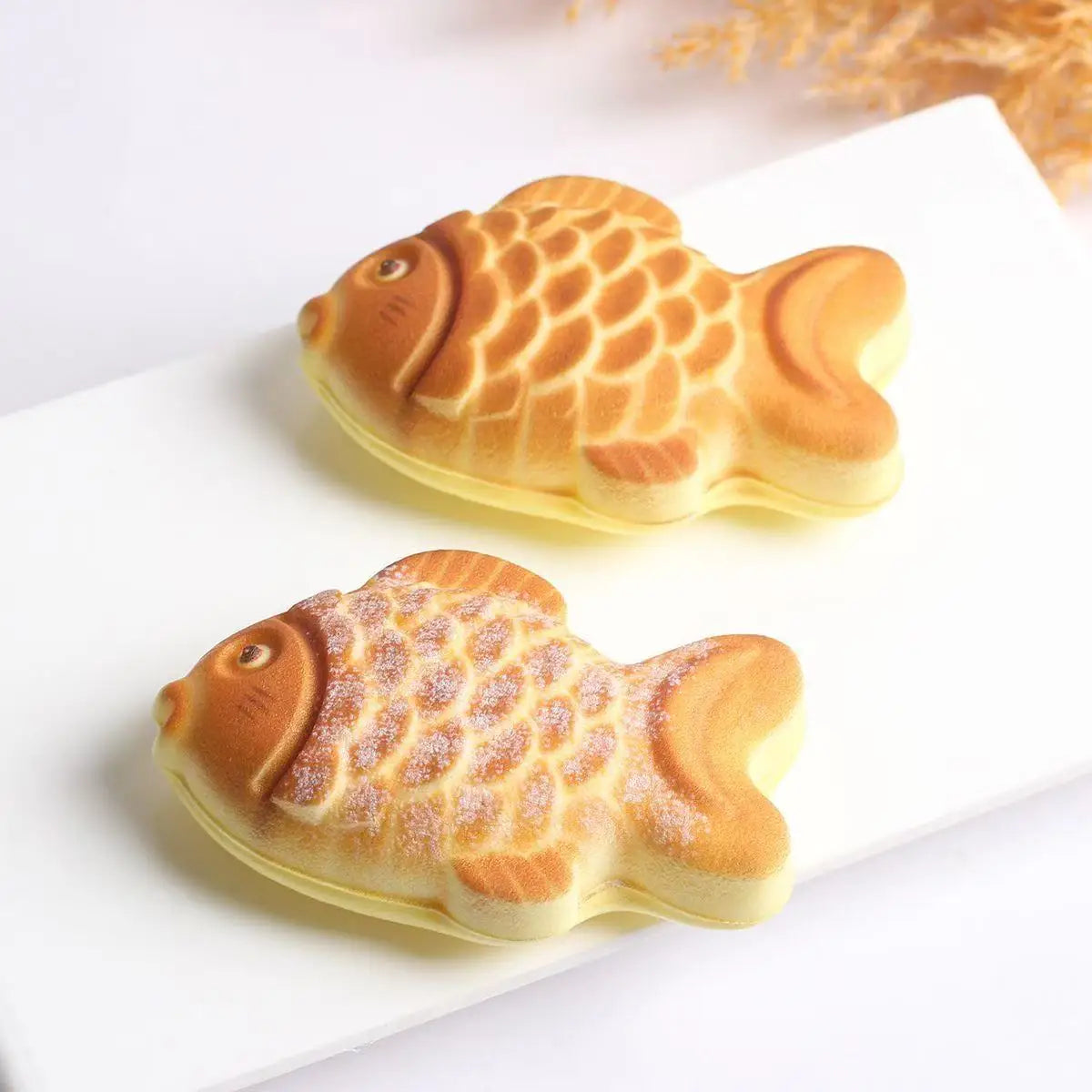 1PCS High-Quality New Squeeze Slow Rebound Simulation Food Taiyaki Bread Model Food Toy Stress Relief Squeeze Gift