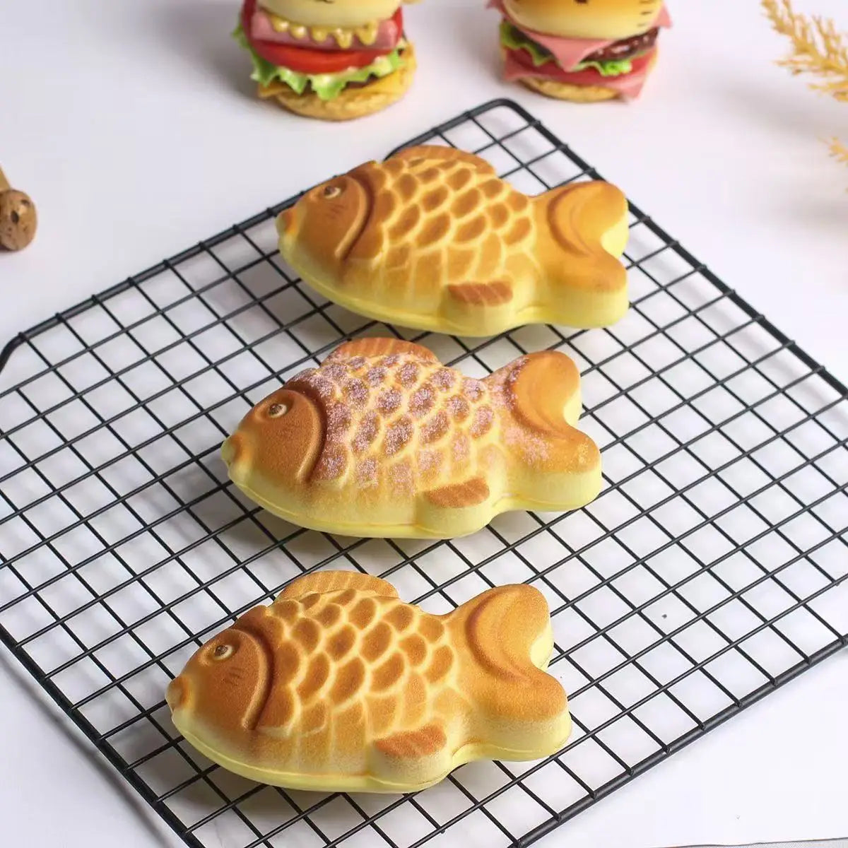 1PCS High-Quality New Squeeze Slow Rebound Simulation Food Taiyaki Bread Model Food Toy Stress Relief Squeeze Gift